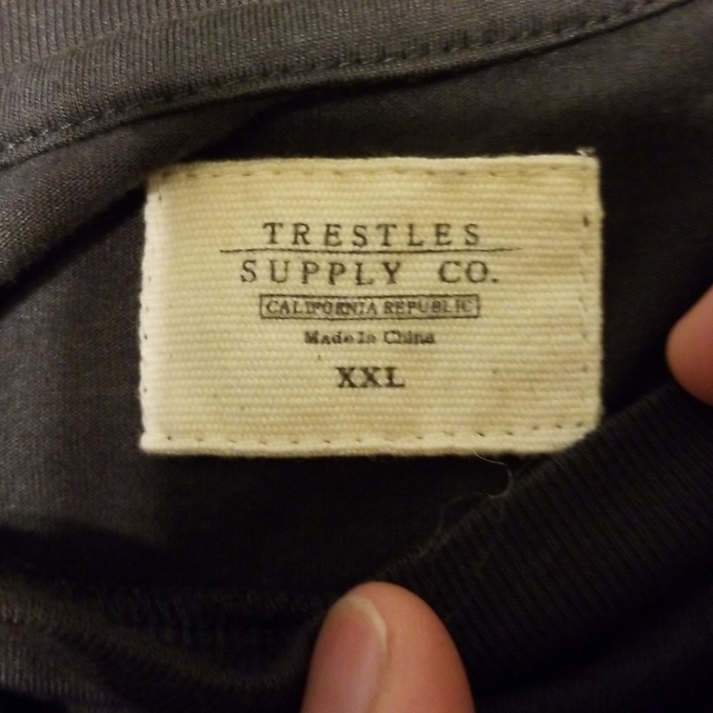 Black T-shirt with leather front pocket - Picture 4 of 6
